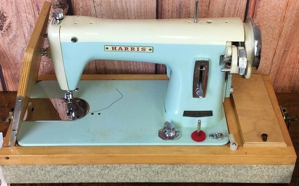Harris Streamlined 1350 Sewing Machine