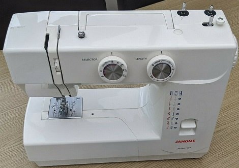 Janome 1560