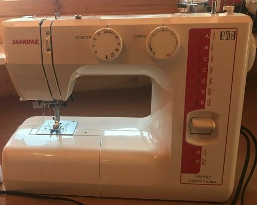 Janome DM 1018