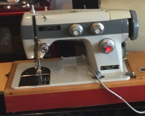 Jones 562 Sewing Machine