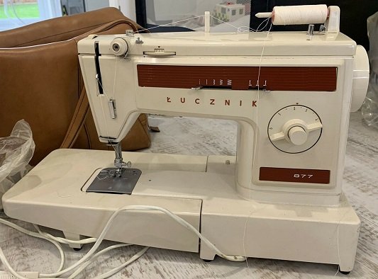 Lucznik 887 Sewing Machine