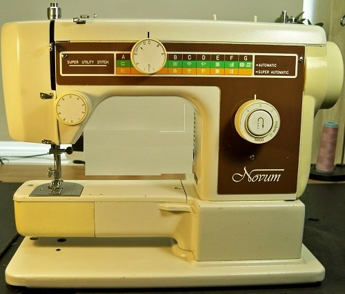 Novum Super Utility Stitch Sewing Machine