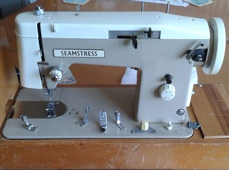 Seamstress 431 Sewing Machine