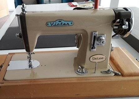Victor DeLuxe Sewing Machine